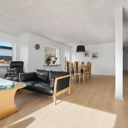Stunning In With Wifi And 5 Bedrooms Thisted