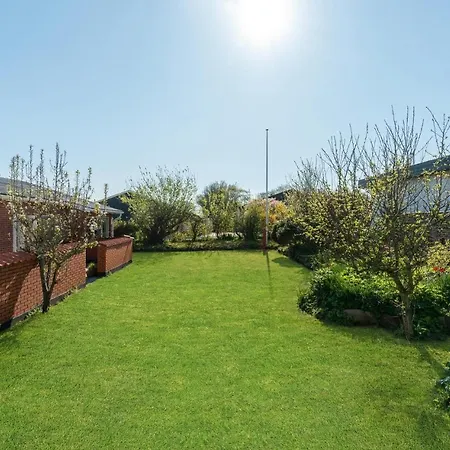 Stunning In With Wifi And 5 Bedrooms Ferienhaus