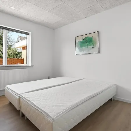 Stunning In With Wifi And 5 Bedrooms Ferienhaus